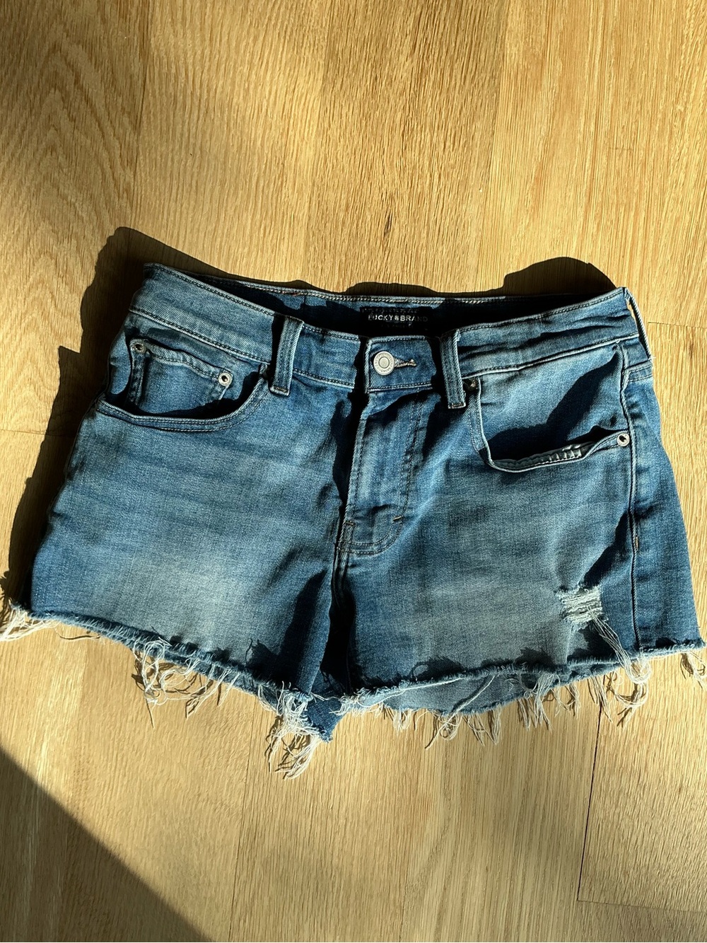 Womens Lucky Brand Boy Shorts Mid Rise Distressed Cutoffs Size 2/26